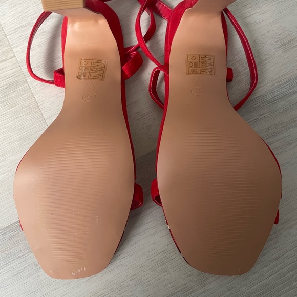 Boohoo suede red heels - Picture 6 of 7